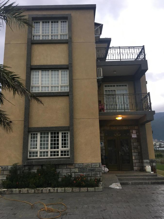 Fountain B&B Yilan ภายนอก รูปภาพ