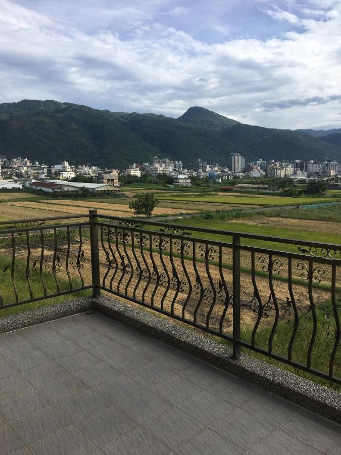 Fountain B&B Yilan ภายนอก รูปภาพ